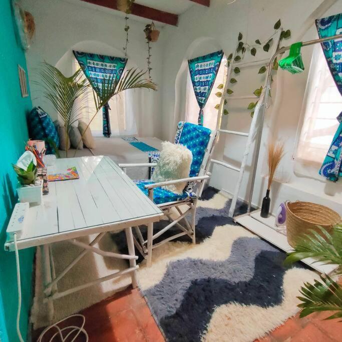 Palm Haven Apartment *